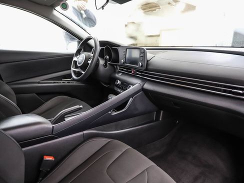 Used 2022 Hyundai Elantra SEL w/ Preferred Accessory Package image 29