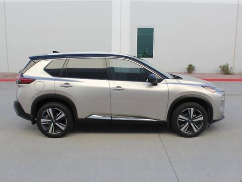 Used 2022 Nissan Rogue SL image 4