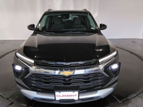 Used 2024 Chevrolet TrailBlazer LT w/ Convenience Package FWD image 3