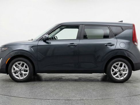 Used 2025 Kia Soul LX w/ LX Technology Package FWD image 5