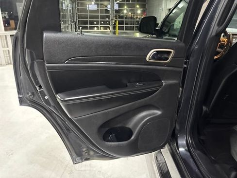 Used 2016 Jeep Grand Cherokee Limited w/ Luxury Group II AWD/4WD image 36
