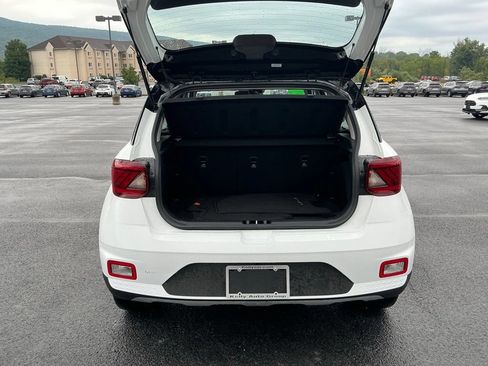 Certified 2023 Hyundai Venue Limited FWD image 9