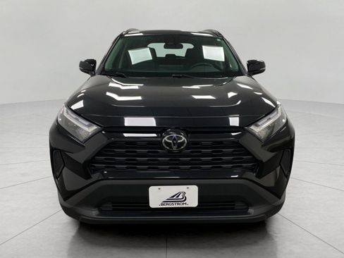 Used 2025 Toyota RAV4 XLE AWD/4WD image 10