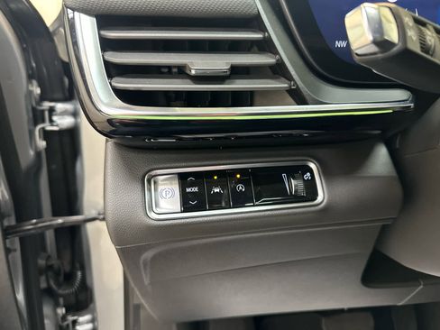 Certified 2025 Buick Envision Preferred image 27