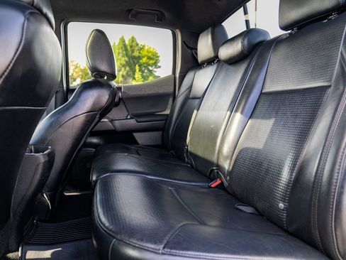 Used 2019 Toyota Tacoma TRD Off-Road image 22