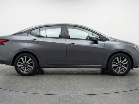 Used 2025 Nissan Versa SV FWD image 11