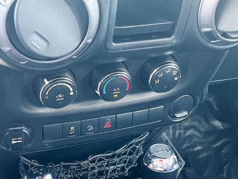 Used 2015 Jeep Wrangler Unlimited Sport w/ Connectivity Group AWD/4WD image 14