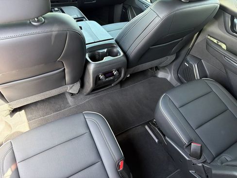 Used 2025 Buick Enclave Preferred FWD image 17