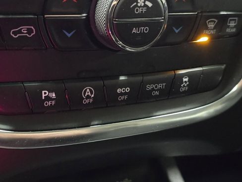 Used 2019 Dodge Durango SXT image 6