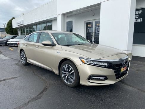 Used 2018 Honda Accord Touring image 6