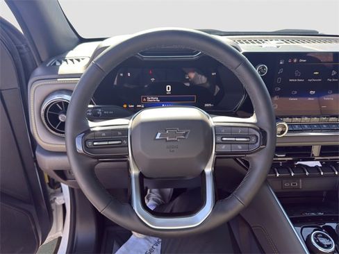 Used 2025 Chevrolet Colorado ZR2 w/ Technology Package image 10