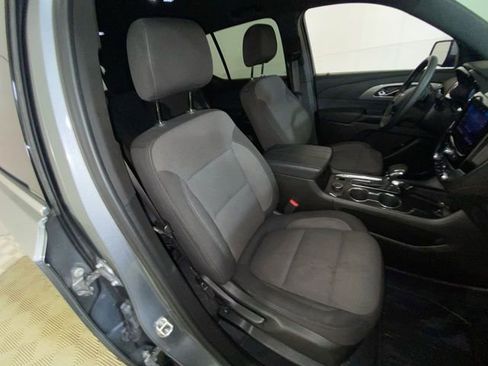 Used 2023 Chevrolet Traverse LT image 15
