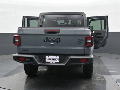Used 2024 Jeep Gladiator Sport image 42