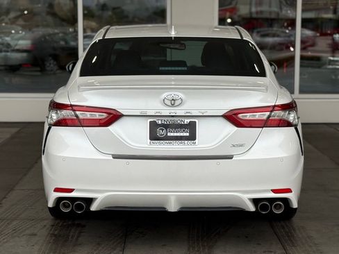 Used 2018 Toyota Camry XSE image 10