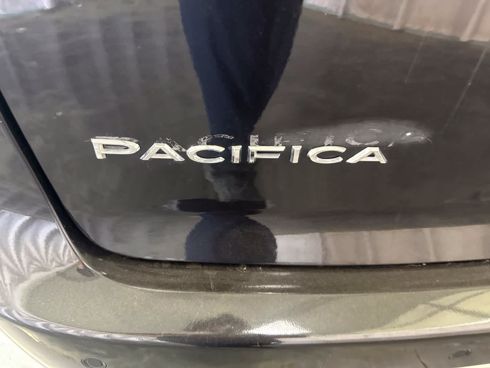 Used 2018 Chrysler Pacifica Touring Plus FWD image 12