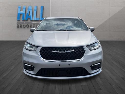 Used 2023 Chrysler Pacifica Touring-L FWD image 8