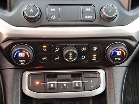 Used 2023 GMC Acadia SLE w/ Driver Convenience Package image 18