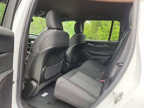 New 2026 Jeep Grand Cherokee Laredo AWD/4WD image 6