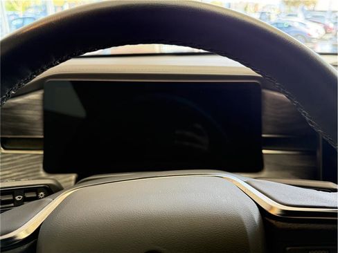 Used 2022 Rivian R1T Adventure image 13