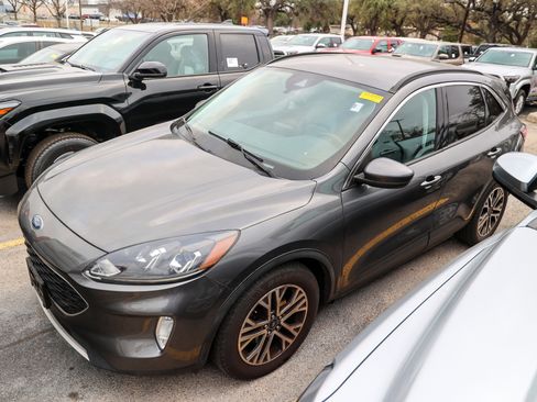 Used 2021 Ford Escape SEL image 3
