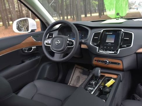 New 2024 Volvo XC90 T8 Plus w/ Protection Package Premier image 25