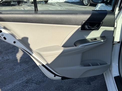 Used 2014 Toyota Camry XLE image 32