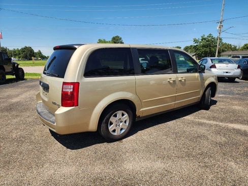 Used 2010 Dodge Grand Caravan SE FWD image 5