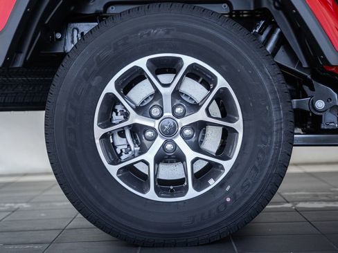 New 2025 Jeep Gladiator Sport image 17