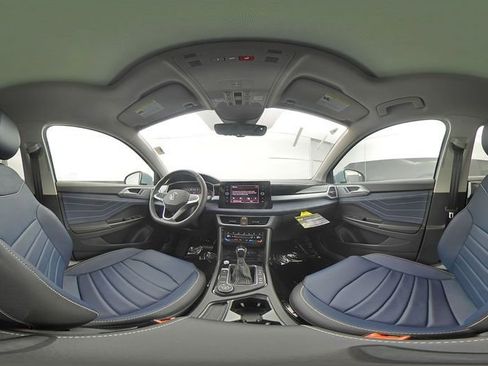 New 2026 Volkswagen Taos SEL image 10