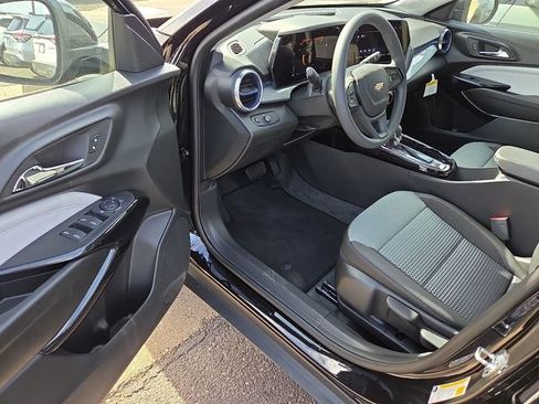 New 2026 Chevrolet Trax LT image 8