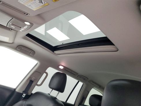 Used 2020 Nissan Armada SL w/ Premium Package image 24