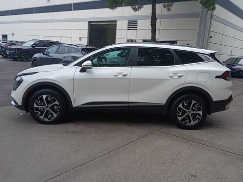 Used 2024 Kia Sportage EX AWD/4WD image 7