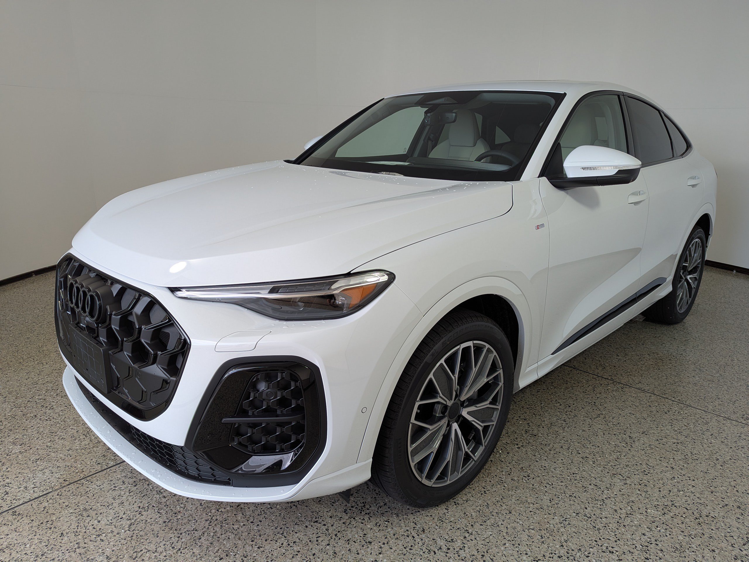 New 2026 Audi Q5 Prestige AWD/4WD image 3
