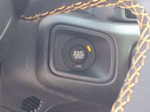 Used 2024 Jeep Gladiator Sport AWD/4WD image 16