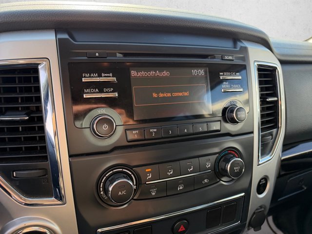 Used 2018 Nissan Titan SV AWD/4WD image 13