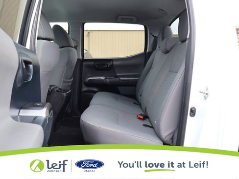 Used 2016 Toyota Tacoma SR5 w/ SR5 Appearance Package (SN) image 29