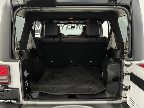 Used 2014 Jeep Wrangler Unlimited Sport image 22