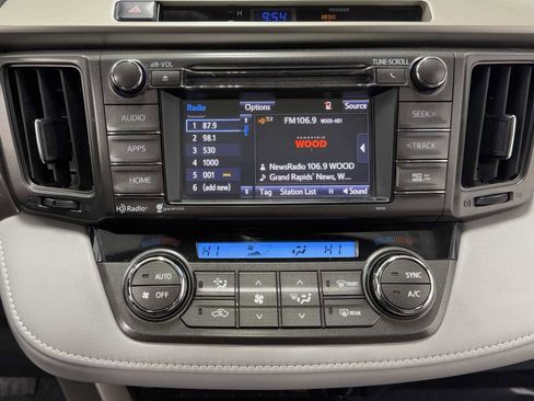 Used 2014 Toyota RAV4 XLE image 19