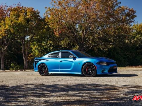 Used 2015 Dodge Charger SRT Hellcat image 17