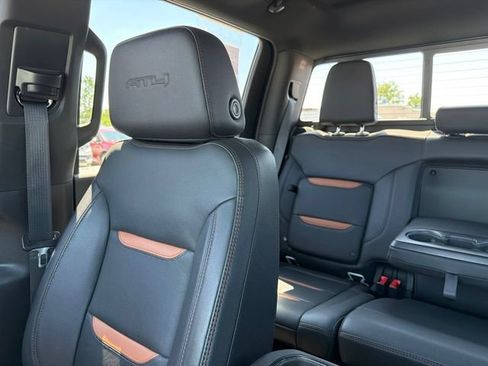 Used 2024 GMC Sierra 2500 AT4 w/ AT4 Premium Plus Package AWD/4WD image 9