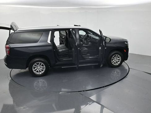 Used 2023 Chevrolet Suburban LT RWD image 50