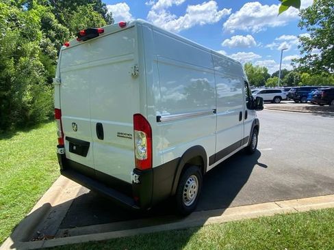 Used 2025 RAM ProMaster 2500 w/ Convenience Group FWD image 28