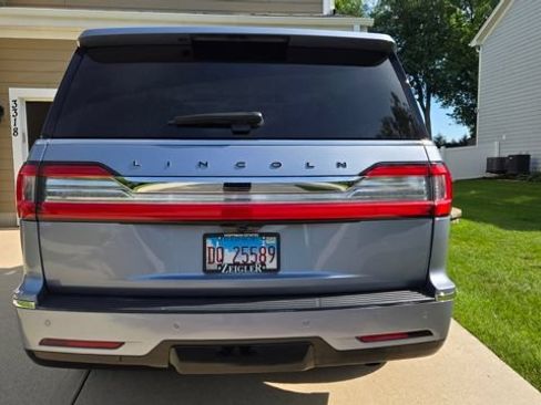 Used 2019 Lincoln Navigator Black Label w/ Cargo Package AWD/4WD image 4