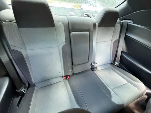 Used 2016 Dodge Challenger SXT image 12