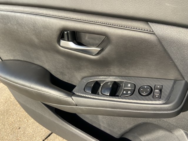 Used 2025 Nissan Sentra SV FWD image 45