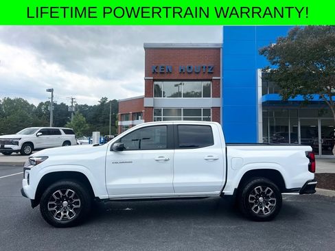 Used 2024 Chevrolet Colorado LT w/ LT Convenience Package III RWD image 2