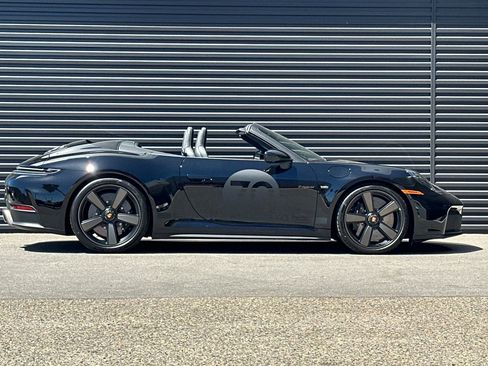 New 2026 Porsche 911 GTS image 9