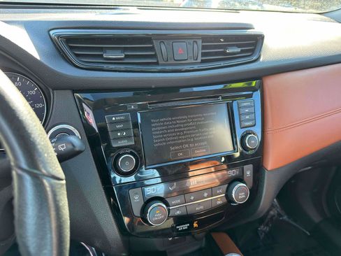 Used 2019 Nissan Rogue SL w/ Premium Package image 29