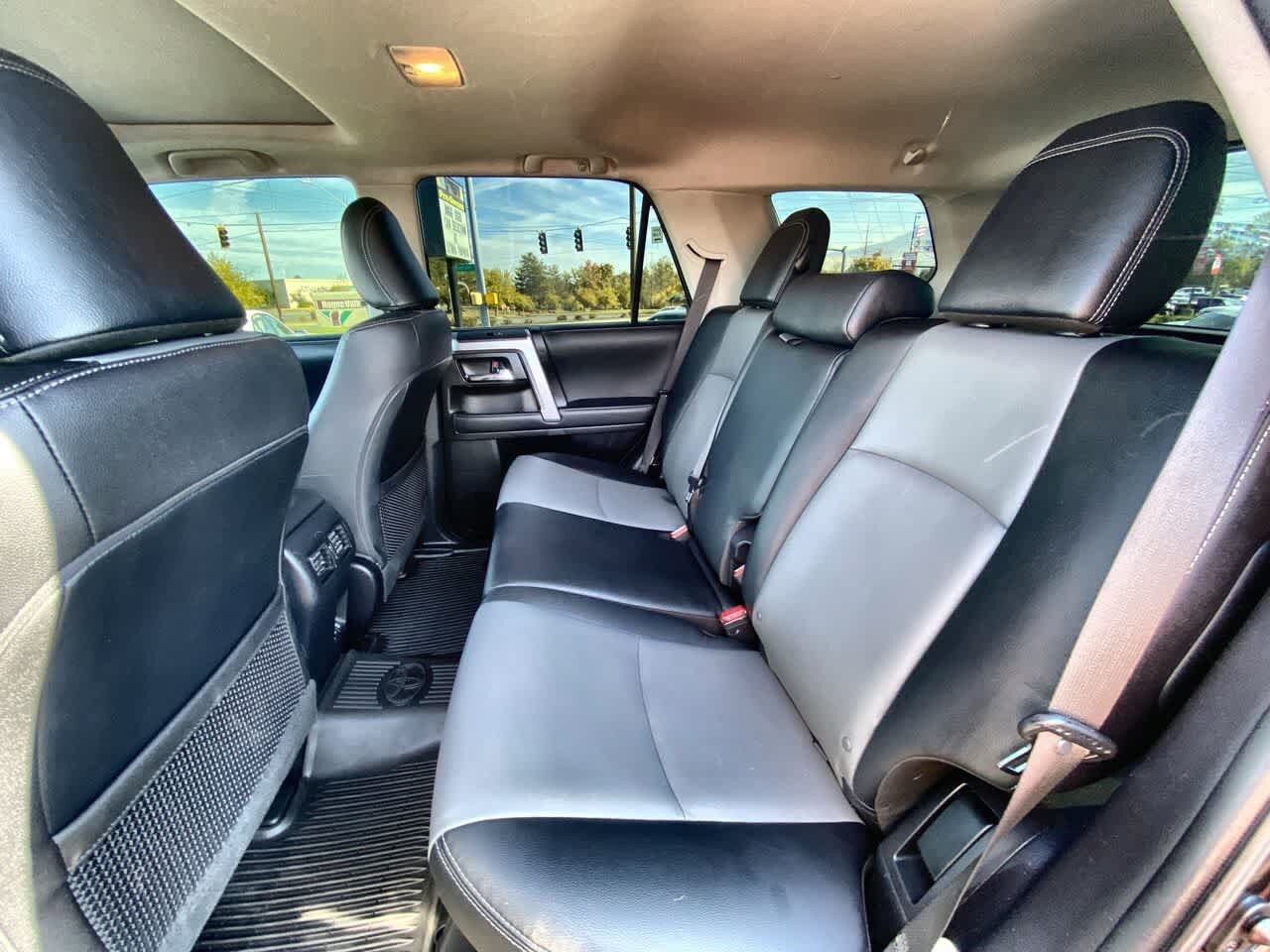 Used 2022 Toyota 4Runner SR5 Premium w/ Moonroof Package AWD/4WD image 22