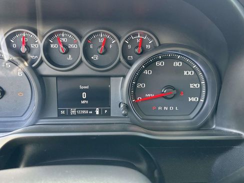 Used 2020 Chevrolet Silverado 1500 Custom w/ Custom Value Package AWD/4WD image 19